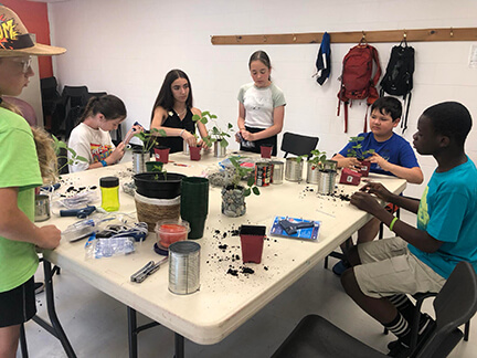 Camp ÉcoAventure - Fabrication d’un pot de fraises - Centre Multi Loisirs Sherbrooke
